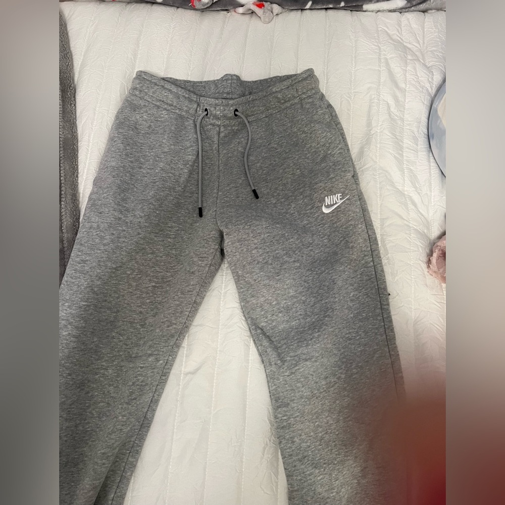 grey nike joggers
